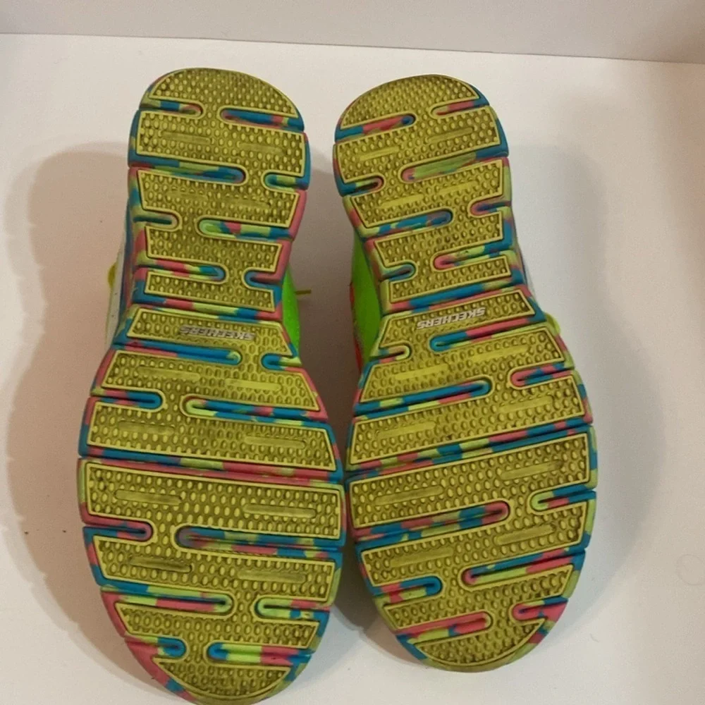 Skechers women synergy